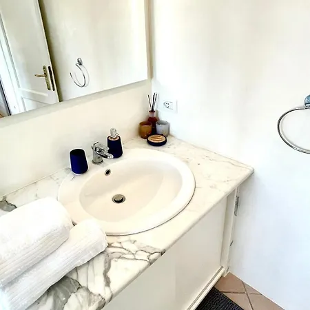4luciroom Guest house